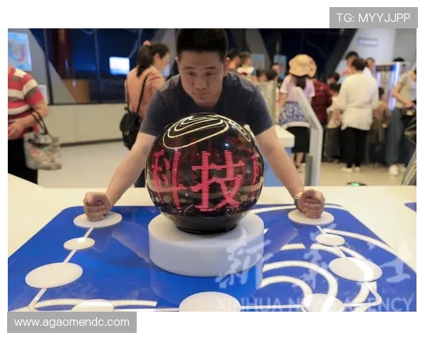 亚星百家乐现场版让玩家沉浸在真实的赌场气氛中，零距离感受扑克牌魅力